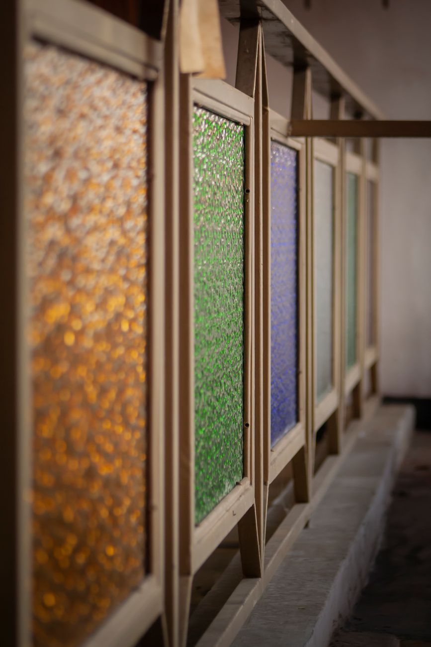 Panneaux de verre décoratif texturé, ambre, vert et bleu